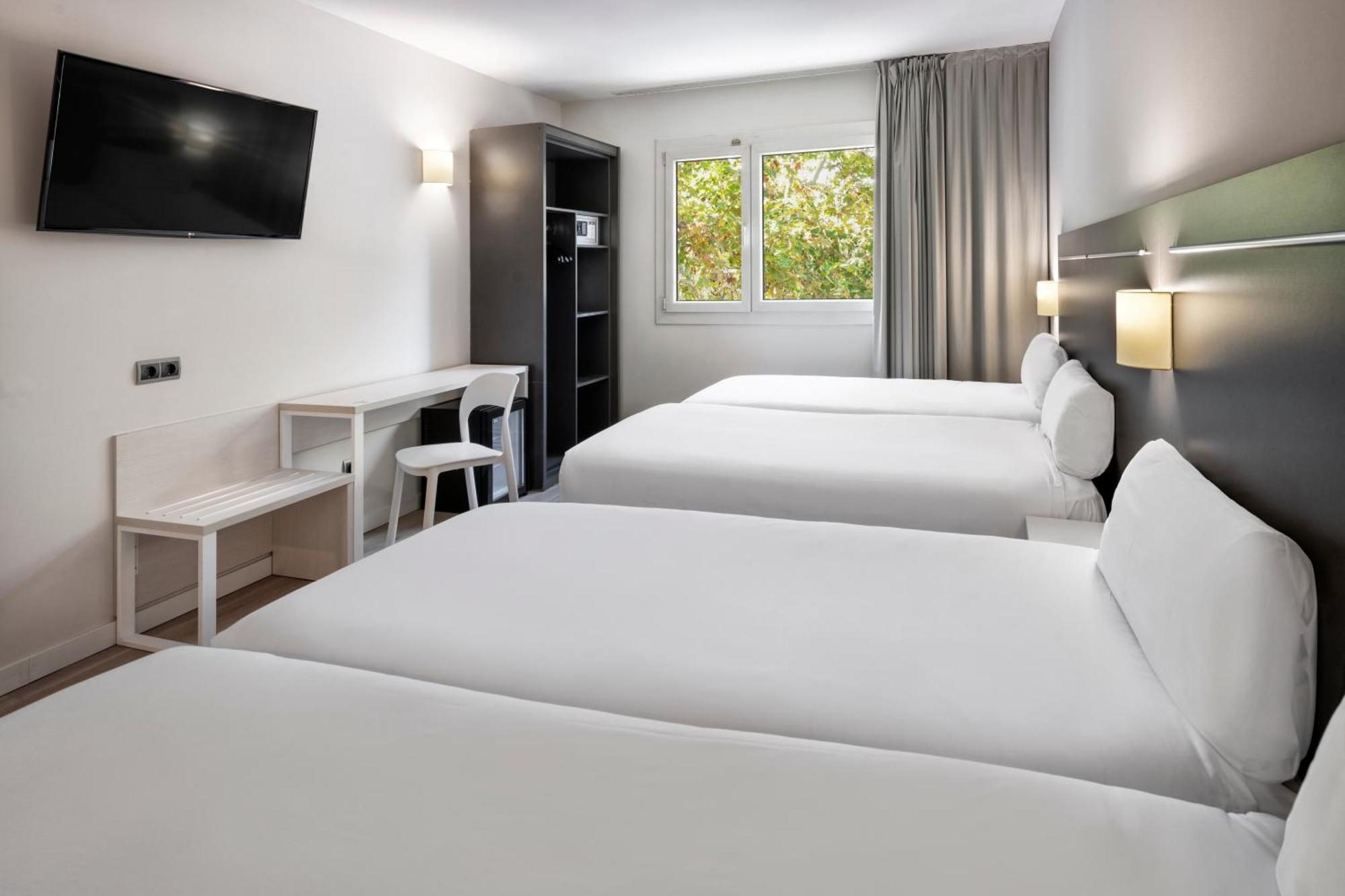 B&B Hotel Barcelona Rubí Exteriör bild