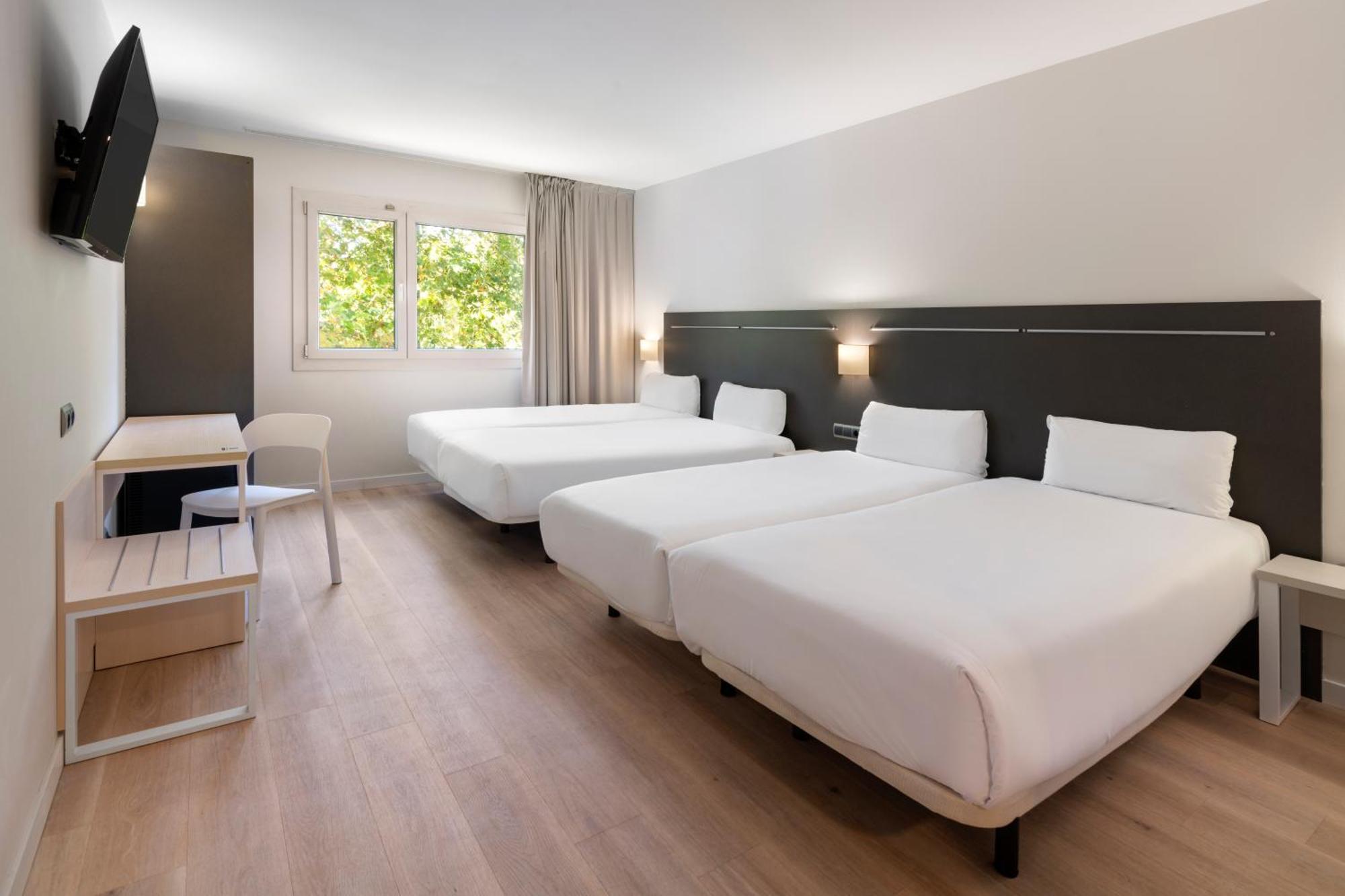 B&B Hotel Barcelona Rubí Exteriör bild