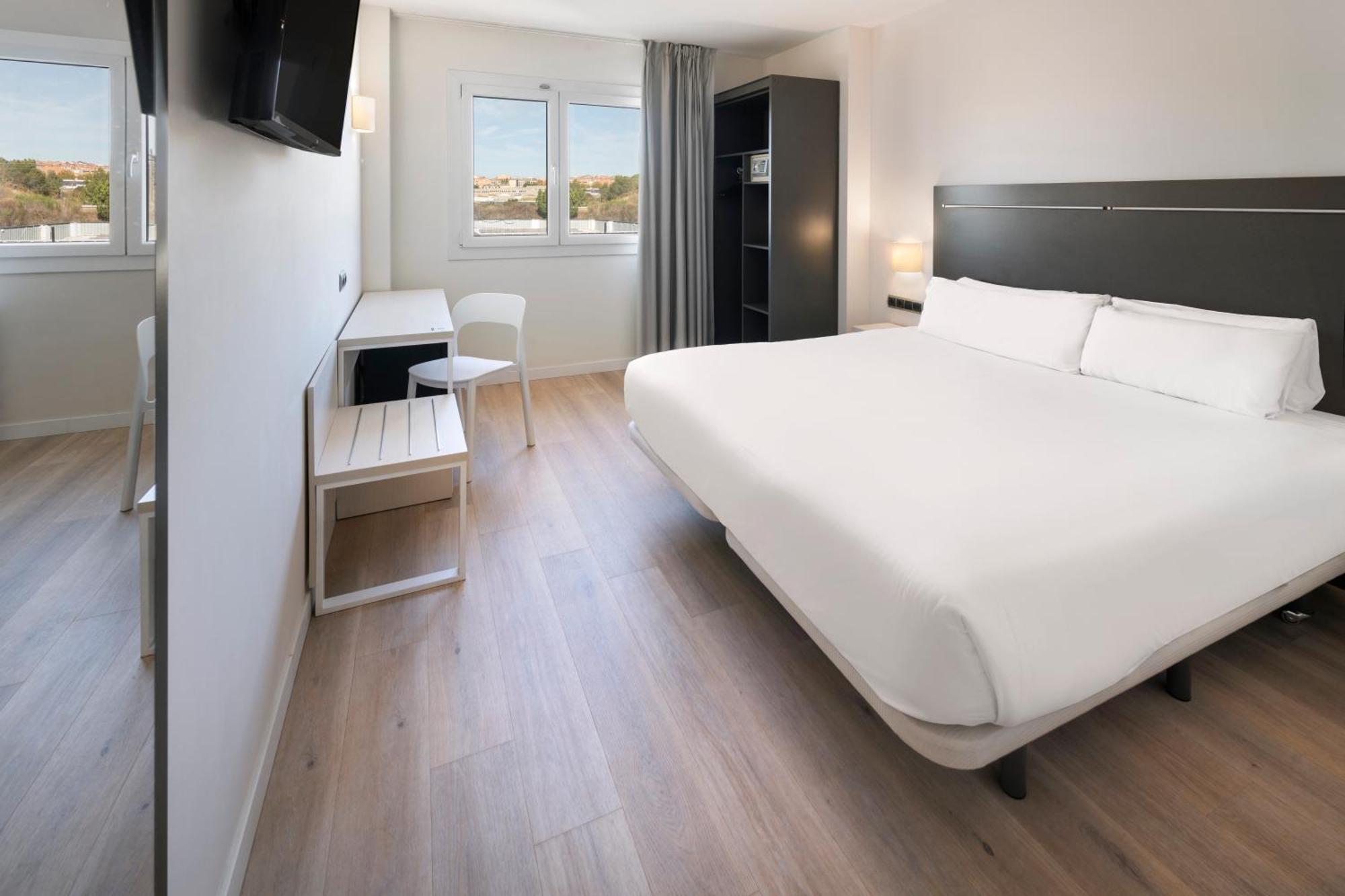 B&B Hotel Barcelona Rubí Exteriör bild
