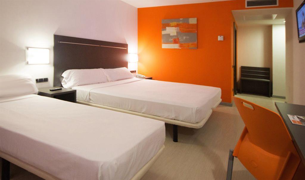 B&B Hotel Barcelona Rubí Exteriör bild