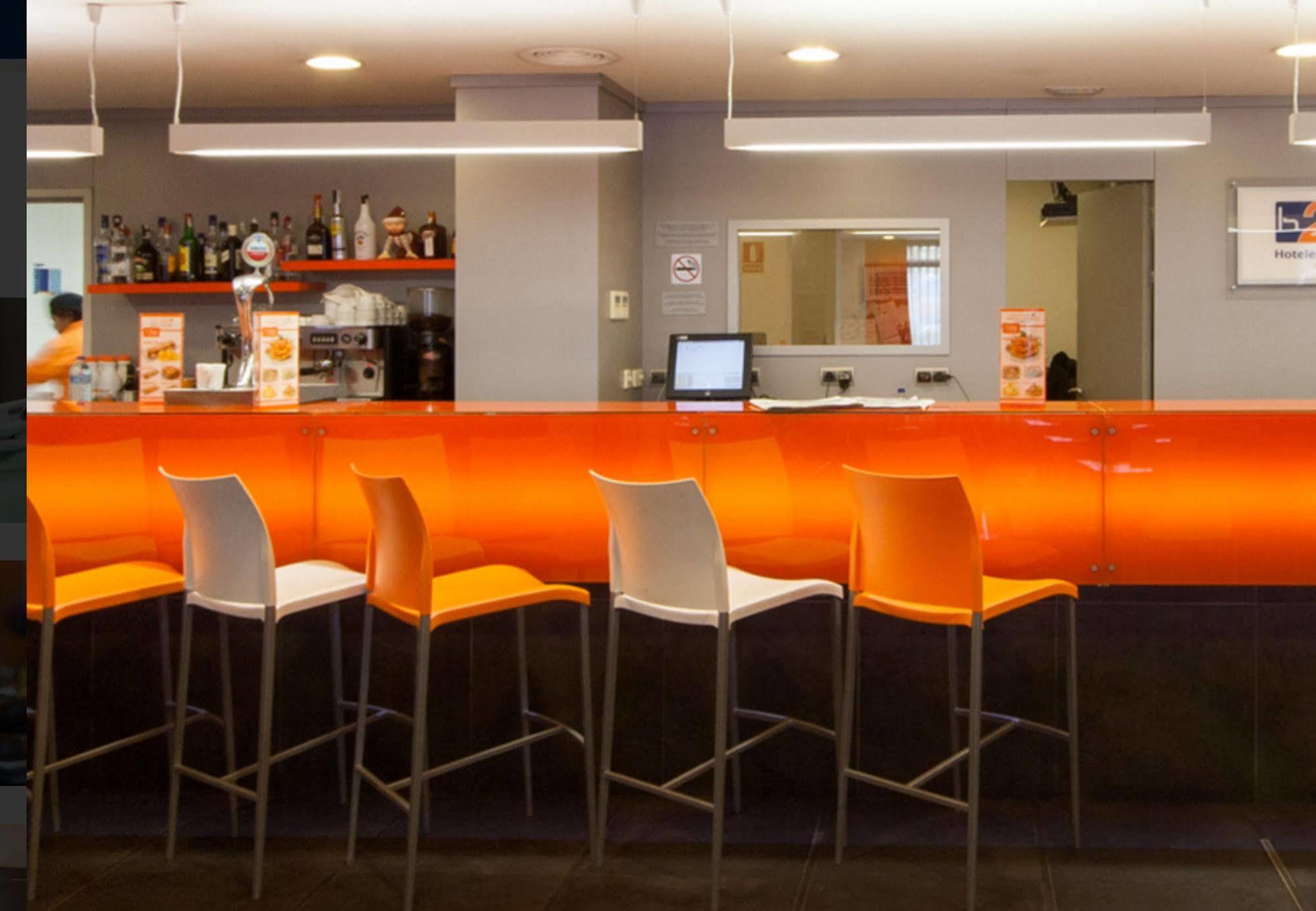 B&B Hotel Barcelona Rubí Exteriör bild