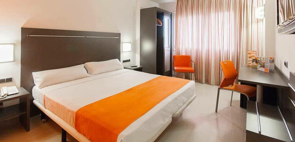 B&B Hotel Barcelona Rubí Exteriör bild